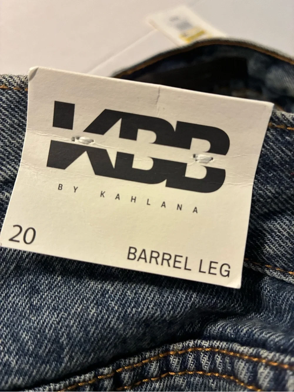NWT KDD Lynnox Barrel Leg Jean Shorts Women’s Plus size 20 2X Distressed cut off